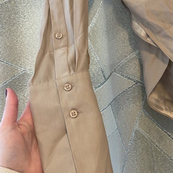 GAUGE81 Sabinas Silk Top in Quicksand XS - Picture 7 of 7